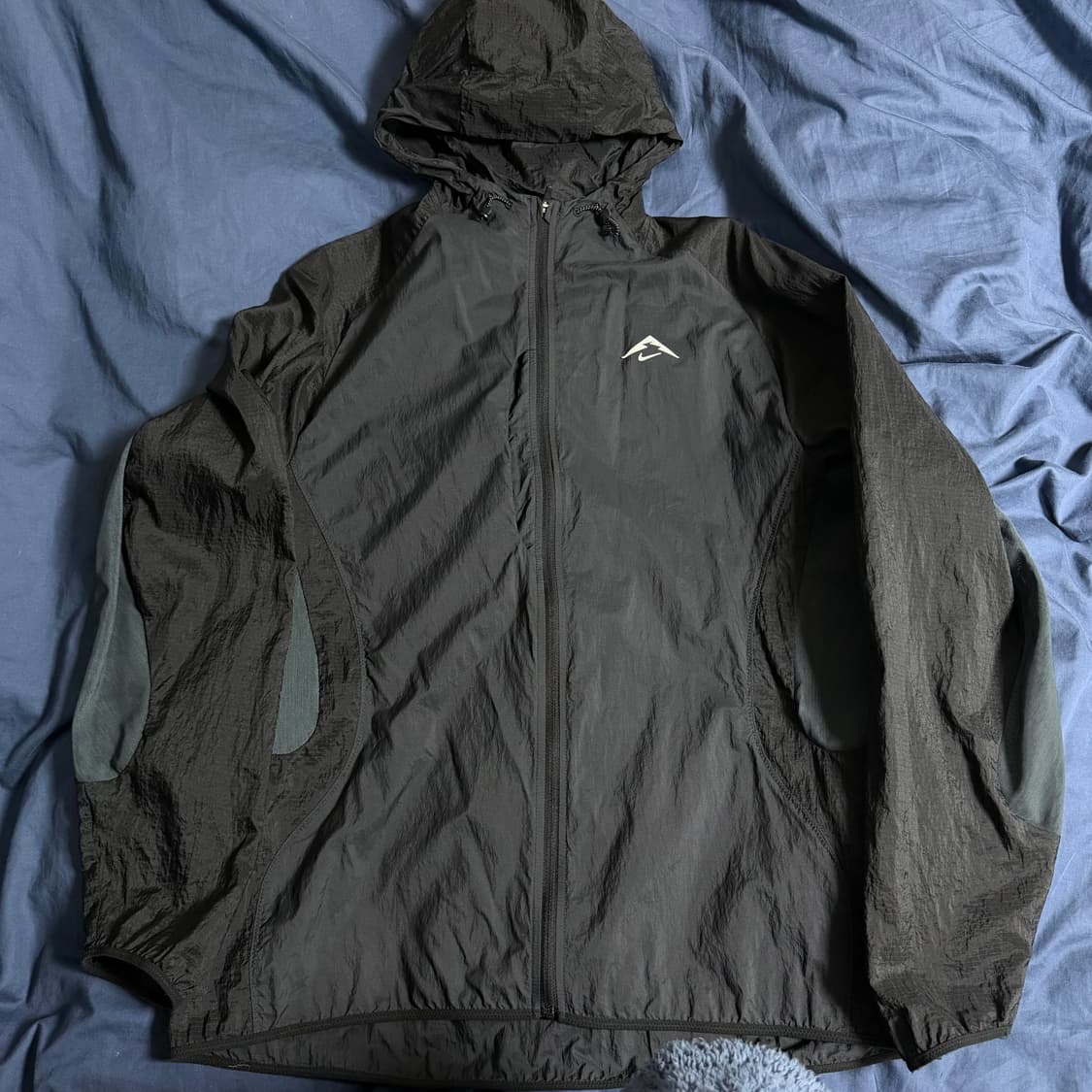 (L) Nike 나이키 트레일 런닝 에어리즈 바람막이 블랙 상품이미지1
