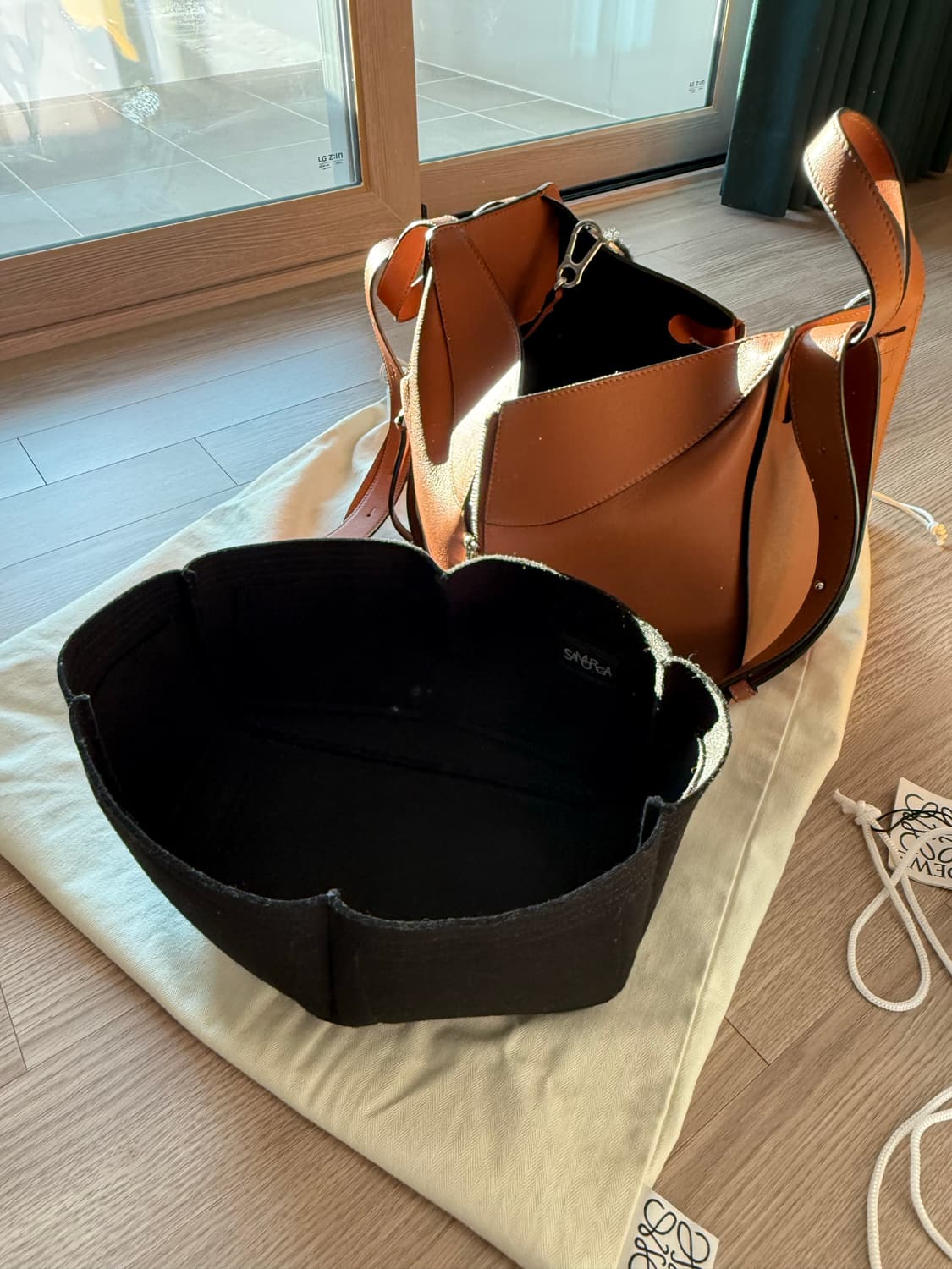 로에베 해먹백 탄컬러 미듐 상품이미지3