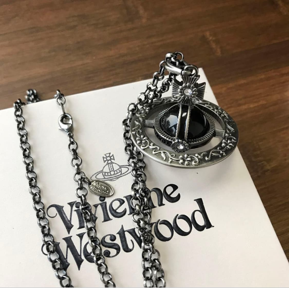비비안웨스트우드 아카이브 엔틱 황동 블랙 원석 빅orb 팬던트 목걸이 상품이미지7