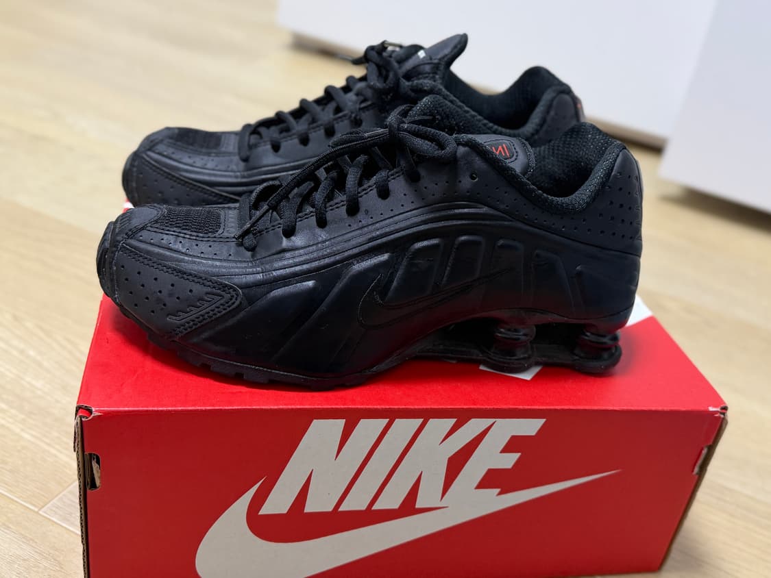 나이키 샥스 R4 블랙 상품이미지2