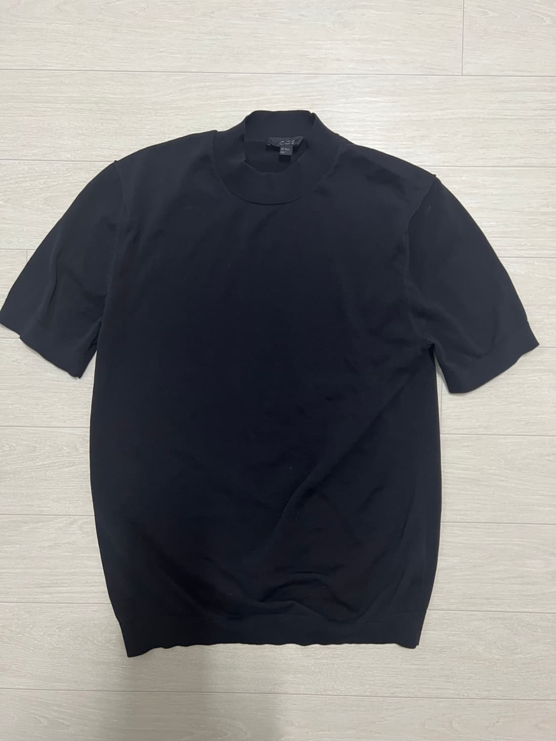 cos 블랙 반팔 모크넥 xs 상품이미지1
