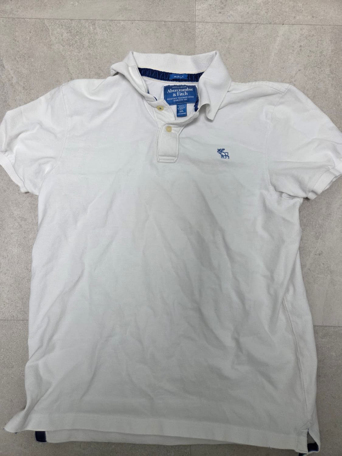 아베크롬비앤피치 화이트 반팔 카라티 상품이미지1