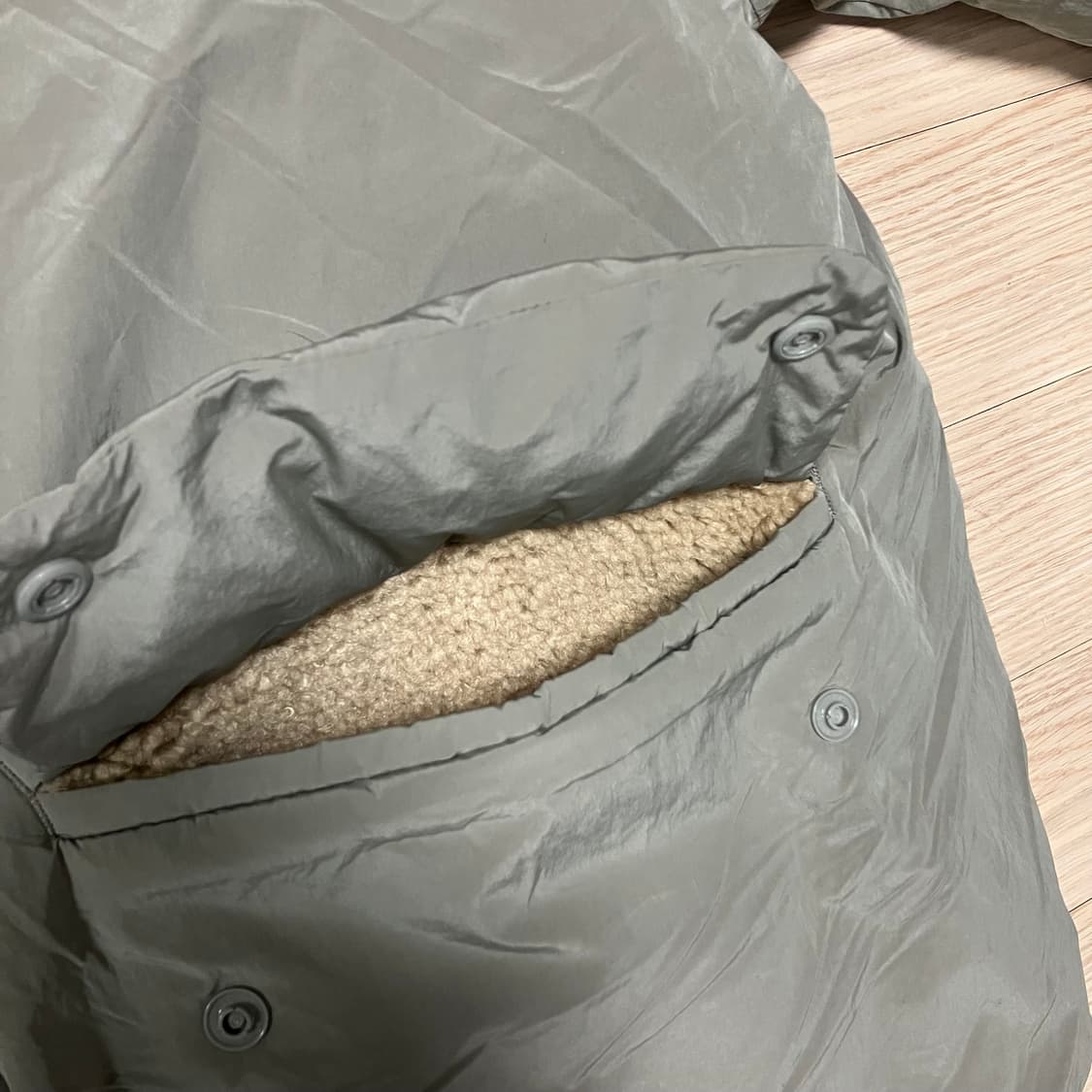 토마스모어 시티 숏다운 패딩 카키그레이 상품이미지4