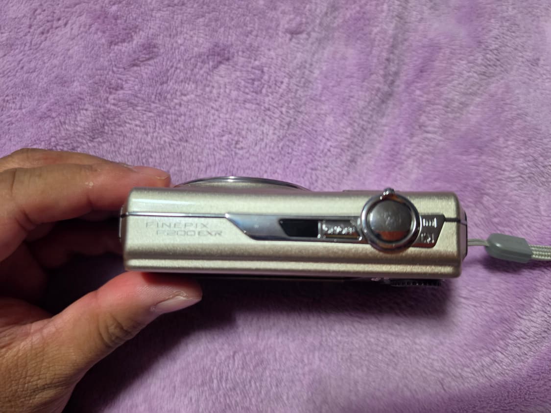후지 파인픽스 F200exr팝니다. 상품이미지2