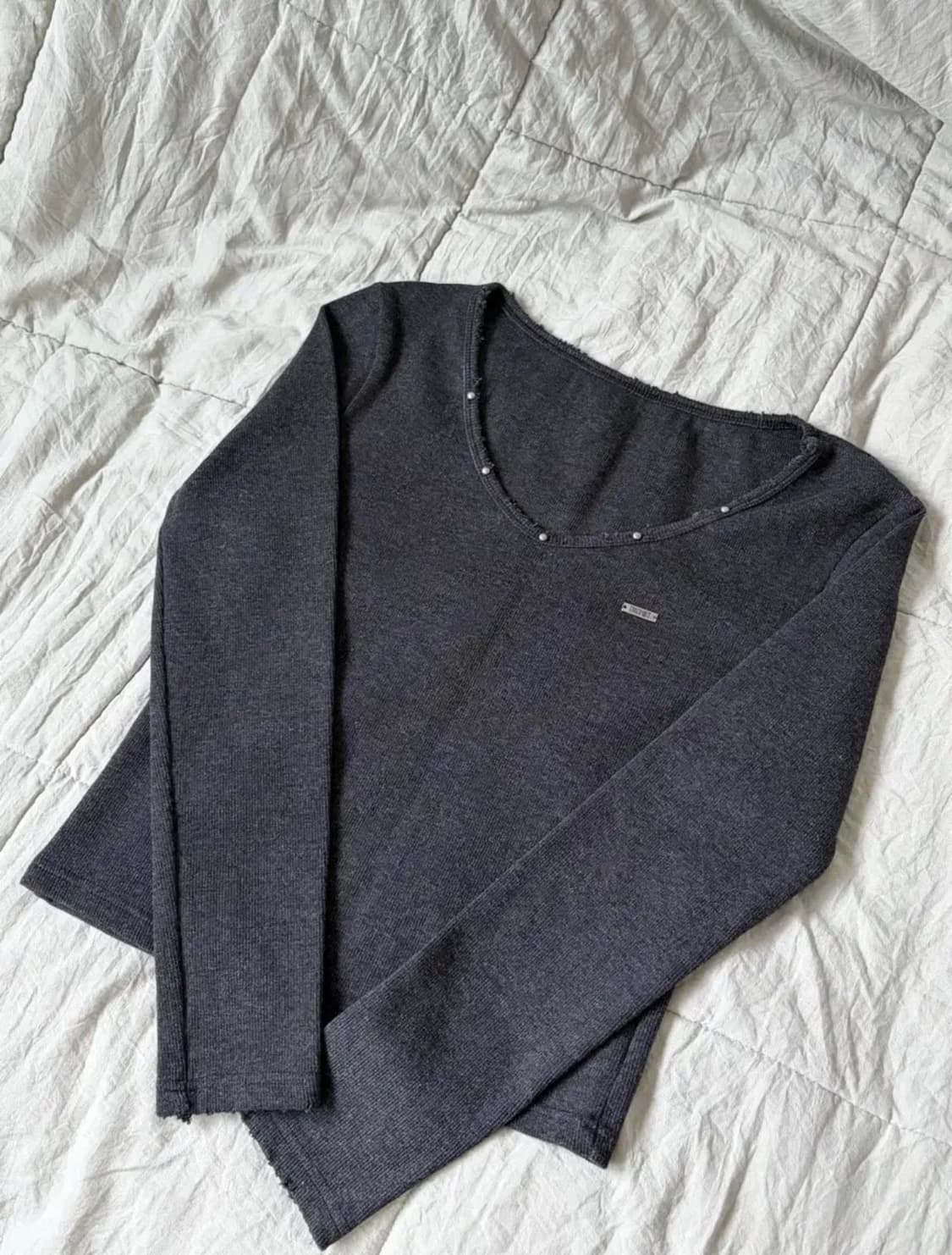 카키포인트 Damage Stud T-shirt (charcoal) 상품이미지1