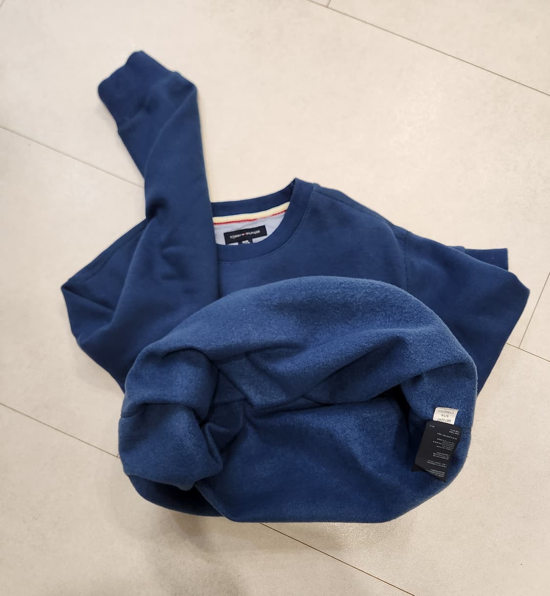 타미힐피거 스몰로고 기모맨투맨 상품이미지4