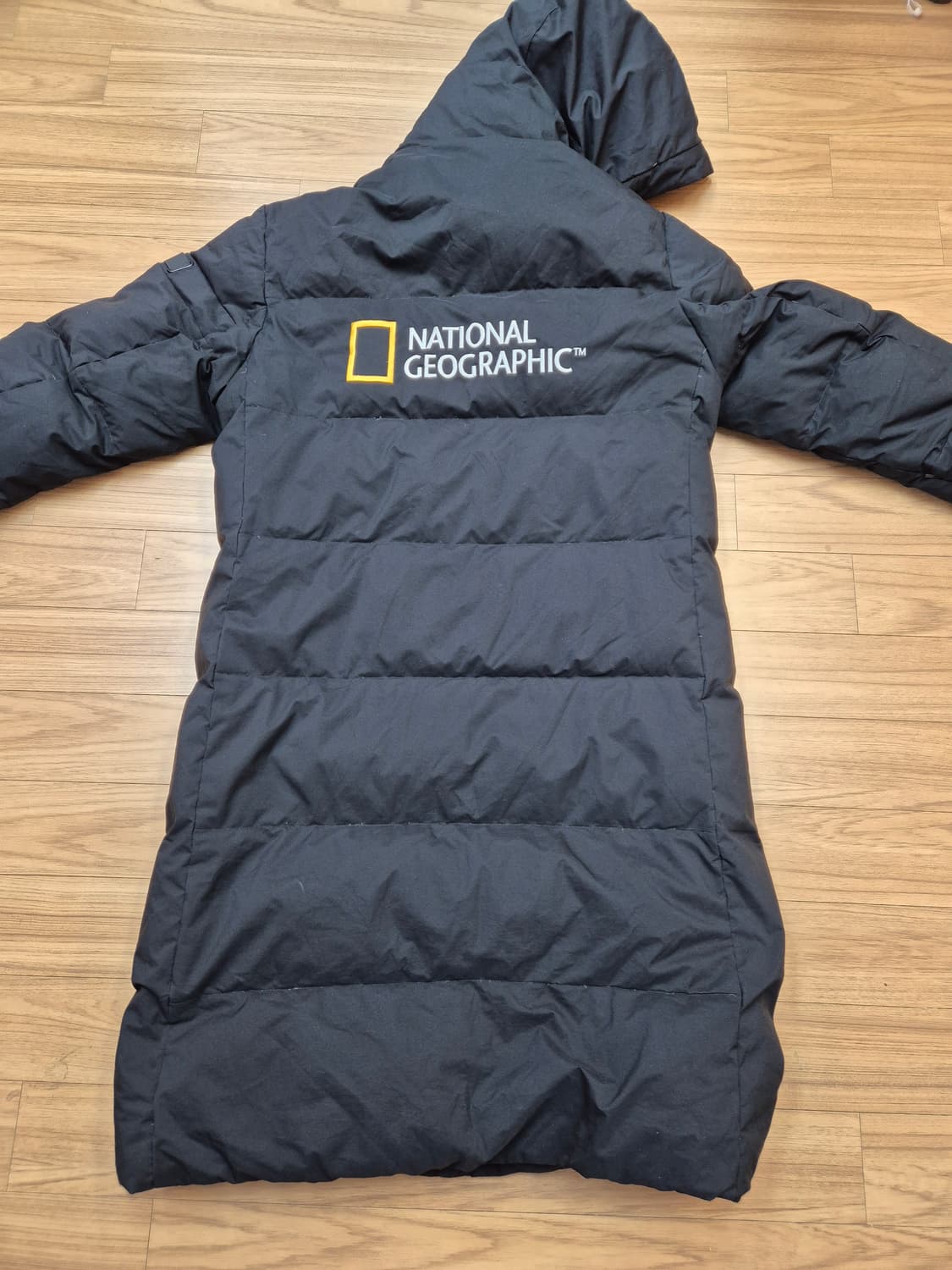 내셔널지오그래픽 롱패딩 블랙 L사이즈 판매합니다. 충전재는 오리털 80% 상품이미지5