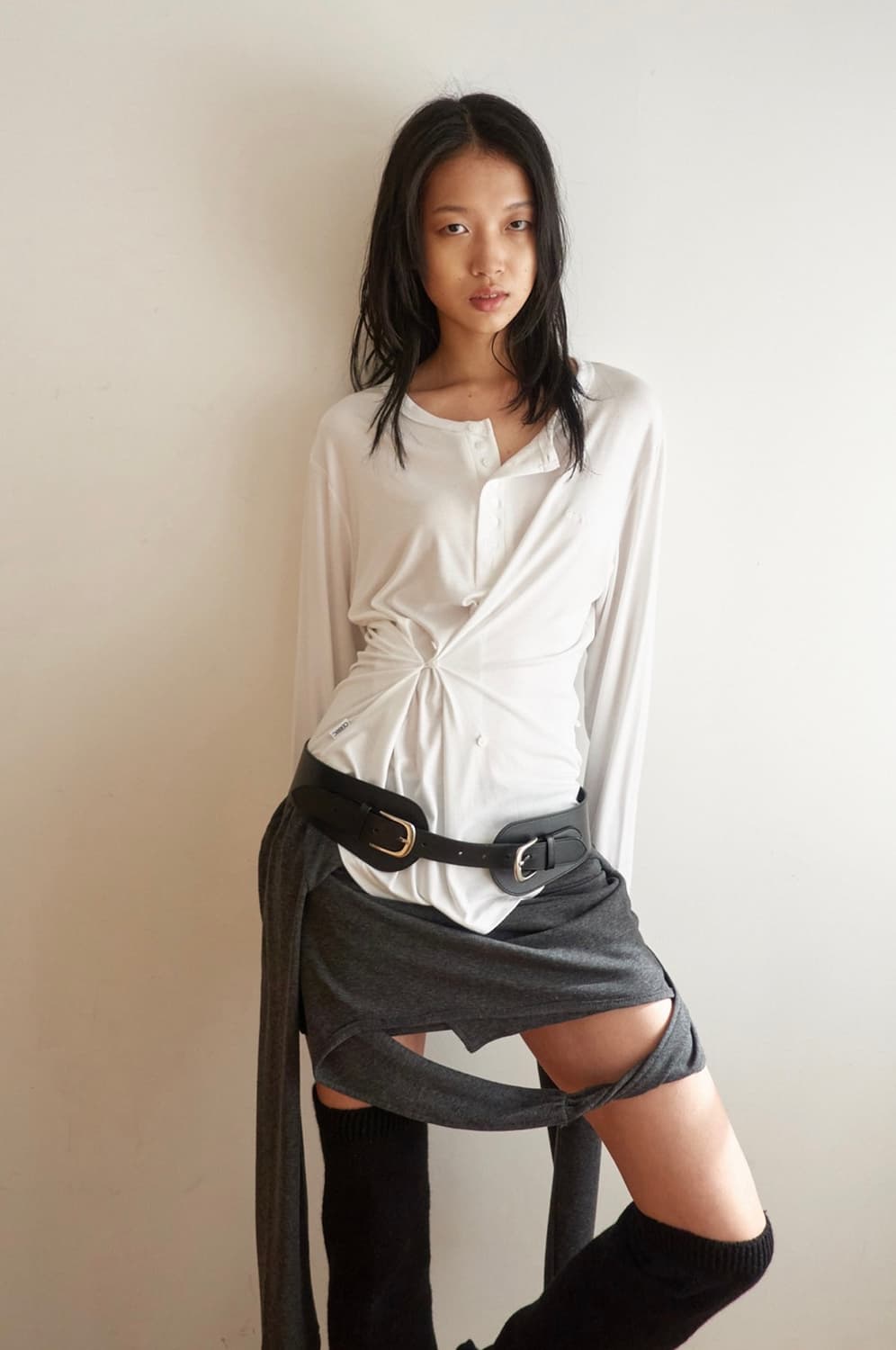 CERRIC 세릭 레이어드 홀터 탑 / 차콜 상품이미지4