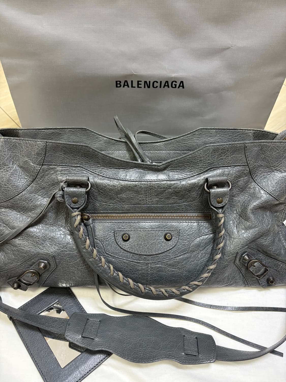 발렌시아가 모터백 미디움 그레이 상품이미지1