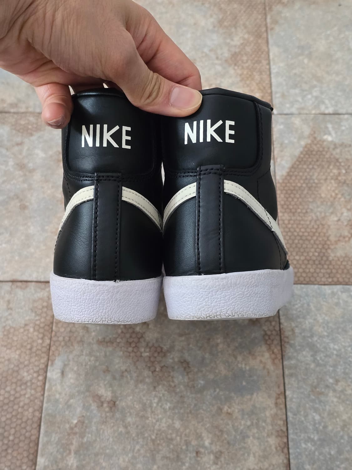 (240)나이키 블레이저 미드 77 빈티지 검흰 상품이미지9