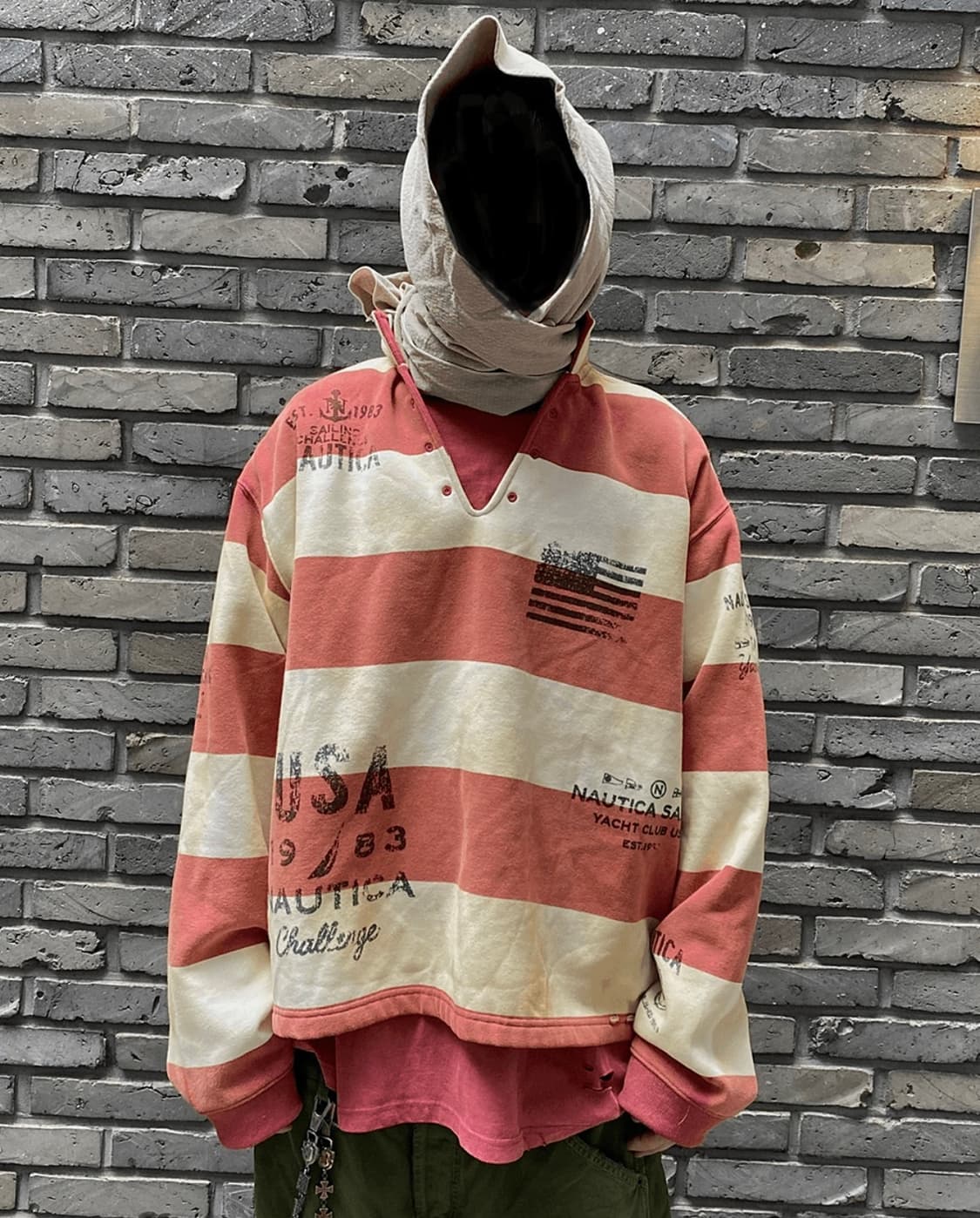 언더마이카 노티카 데미지드 오픈카라 풀오버 핑크 상품이미지1