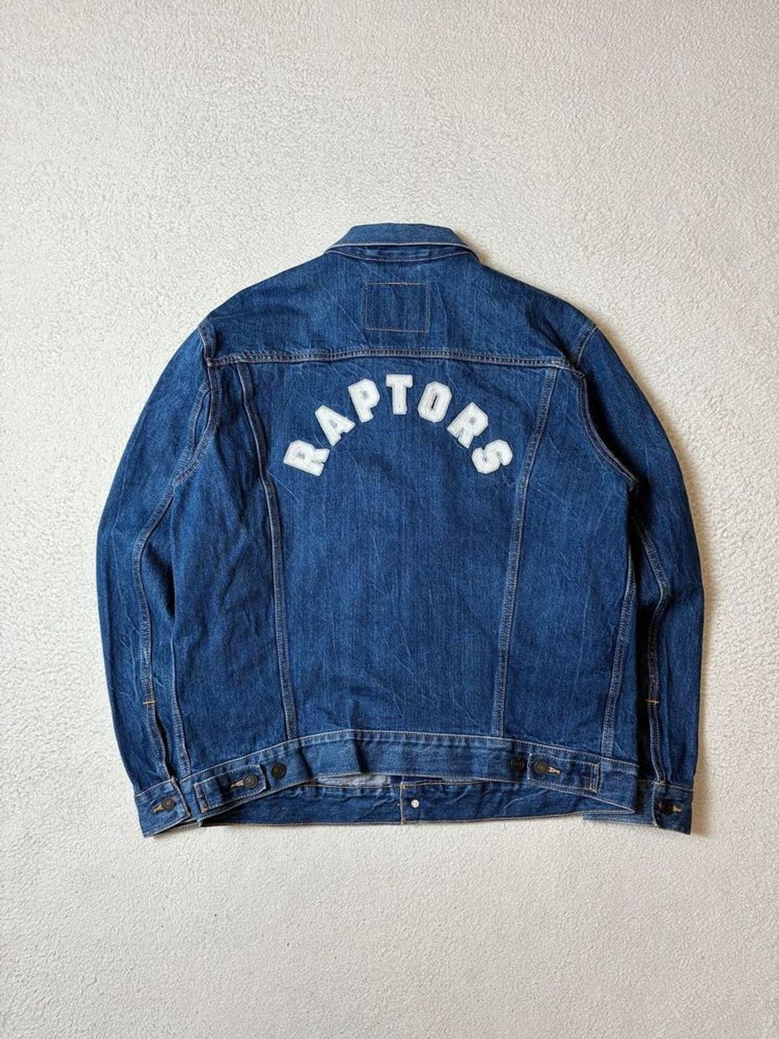 리바이스 X RAPTORS NBA 트러커 데님 자켓 PN7470 상품이미지1