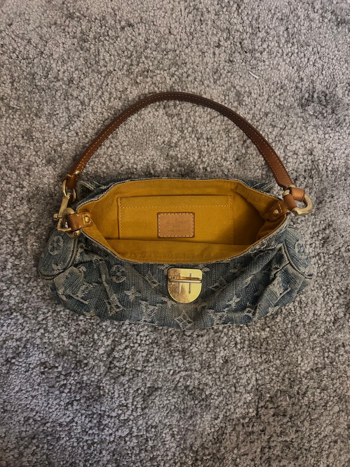 루이비통 데님  쁘띠 숄더백 상품이미지3