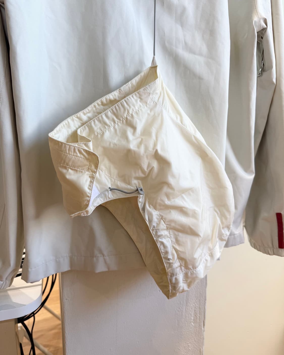  프라다 베이지 폴리에스테르 히든지퍼 자켓  상품이미지7