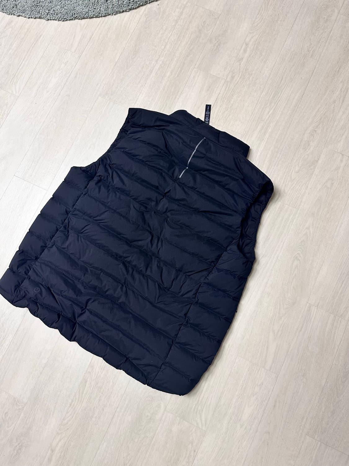 룰루레몬 네비게이션 베스트 패딩조끼 사이즈M 블랙 상품이미지2