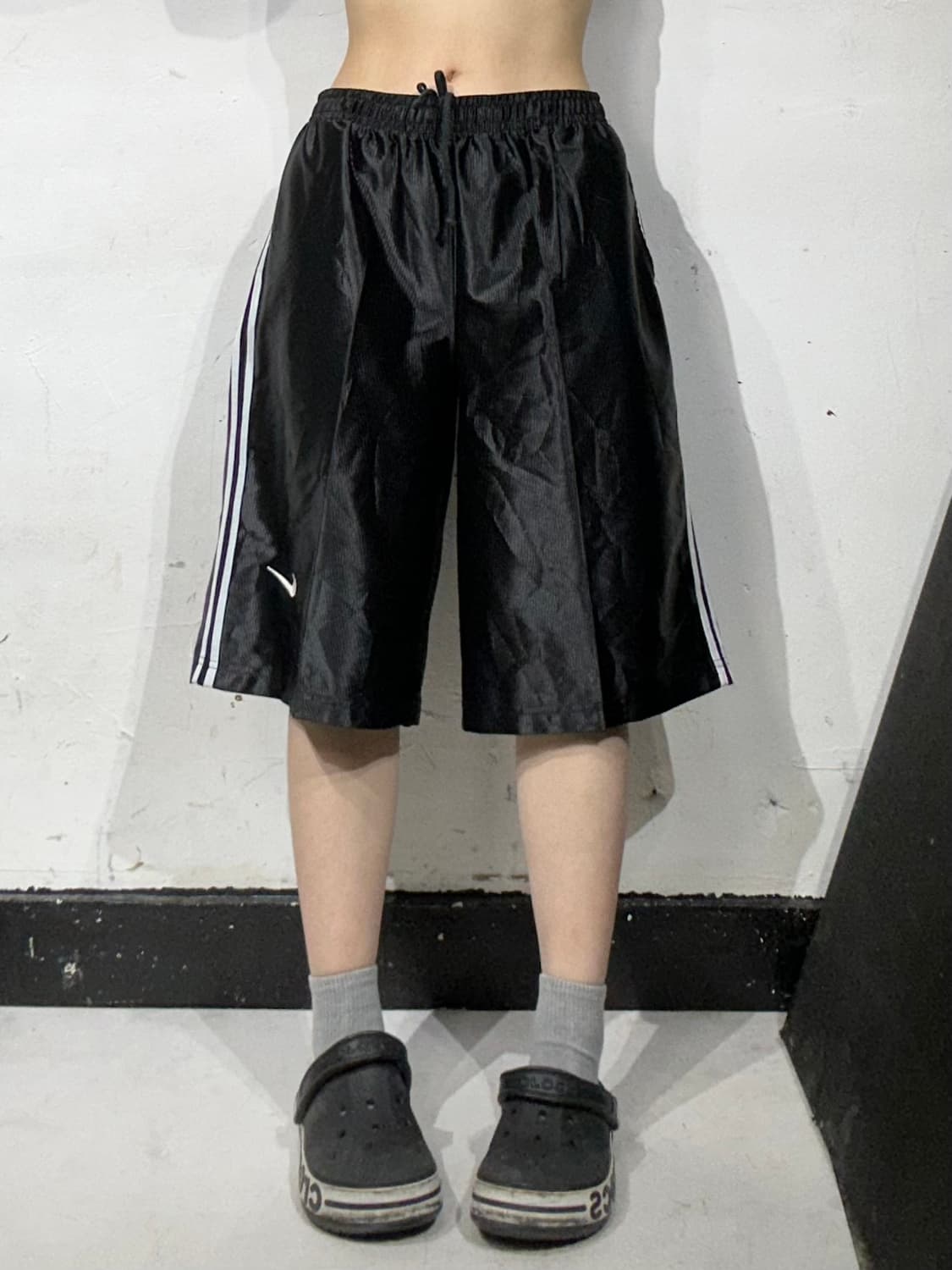 00s 나이키 블랙 와이드 사이드 라인 버뮤다 추리닝 바지 반바지 M  상품이미지2