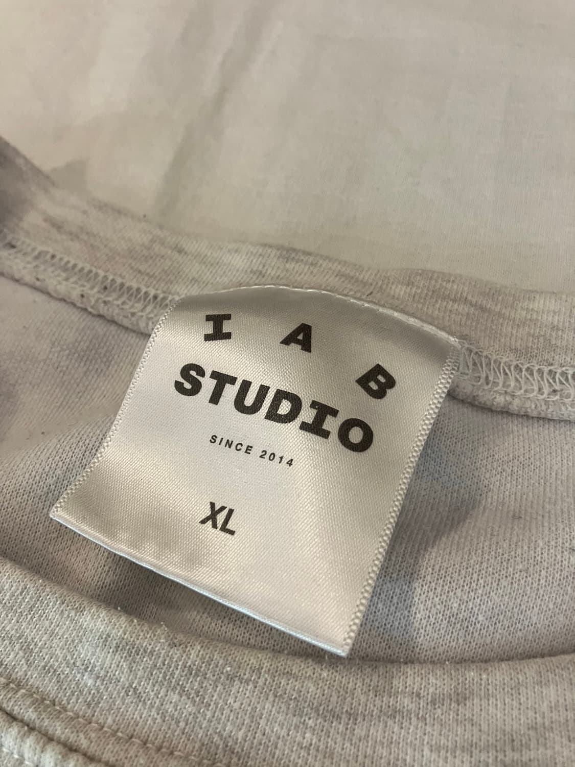 아이앱 스튜디오 롱슬리브 라이트 그레이 상품이미지7