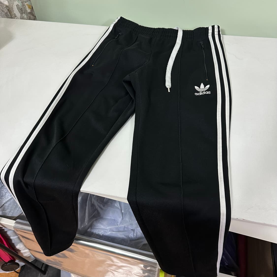 M 95 아디다스오리지날 슬림핏 3스트라이프 유로파팬츠 상품이미지3