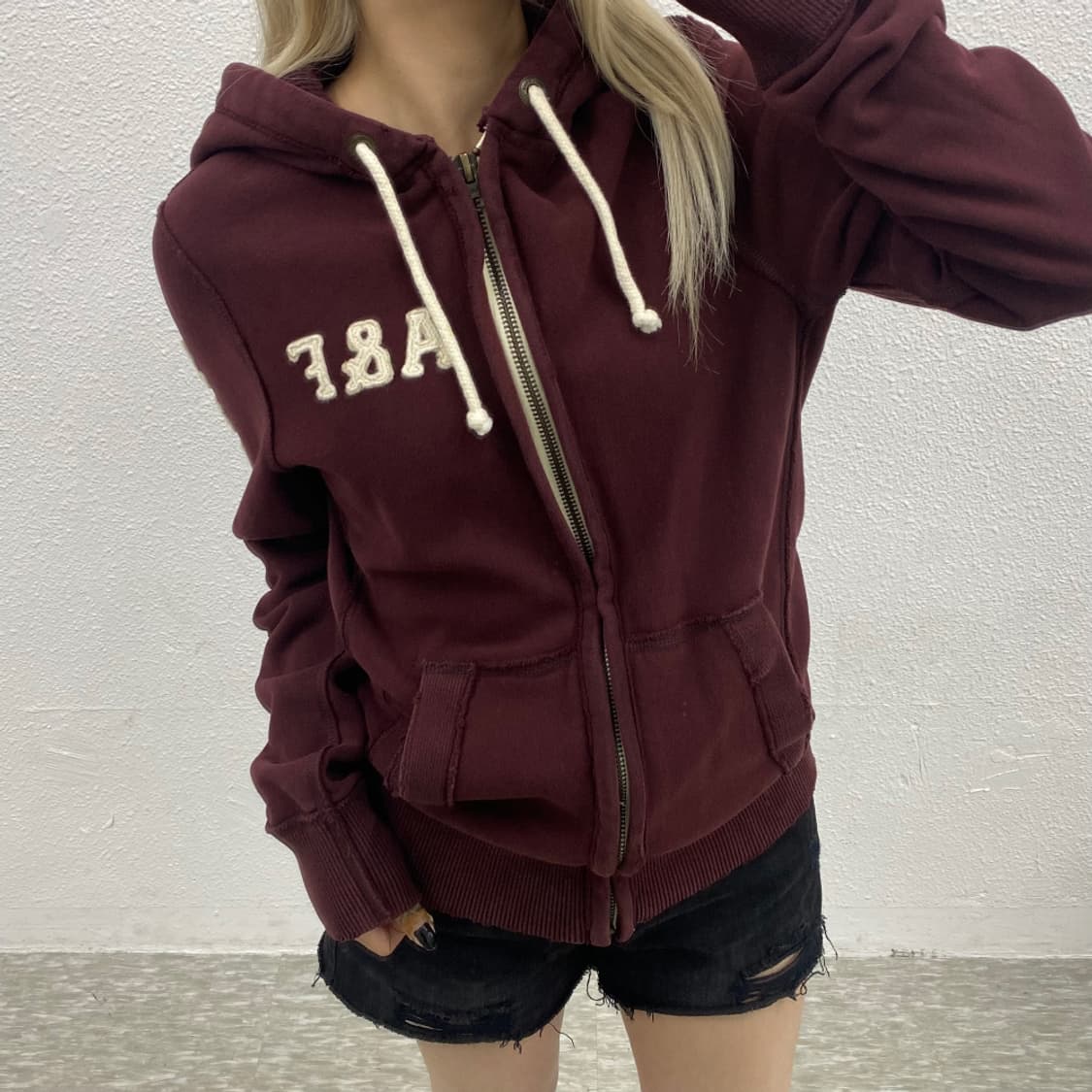 아베크롬비 사이드로고 버건디 후드집업 S 상품이미지1