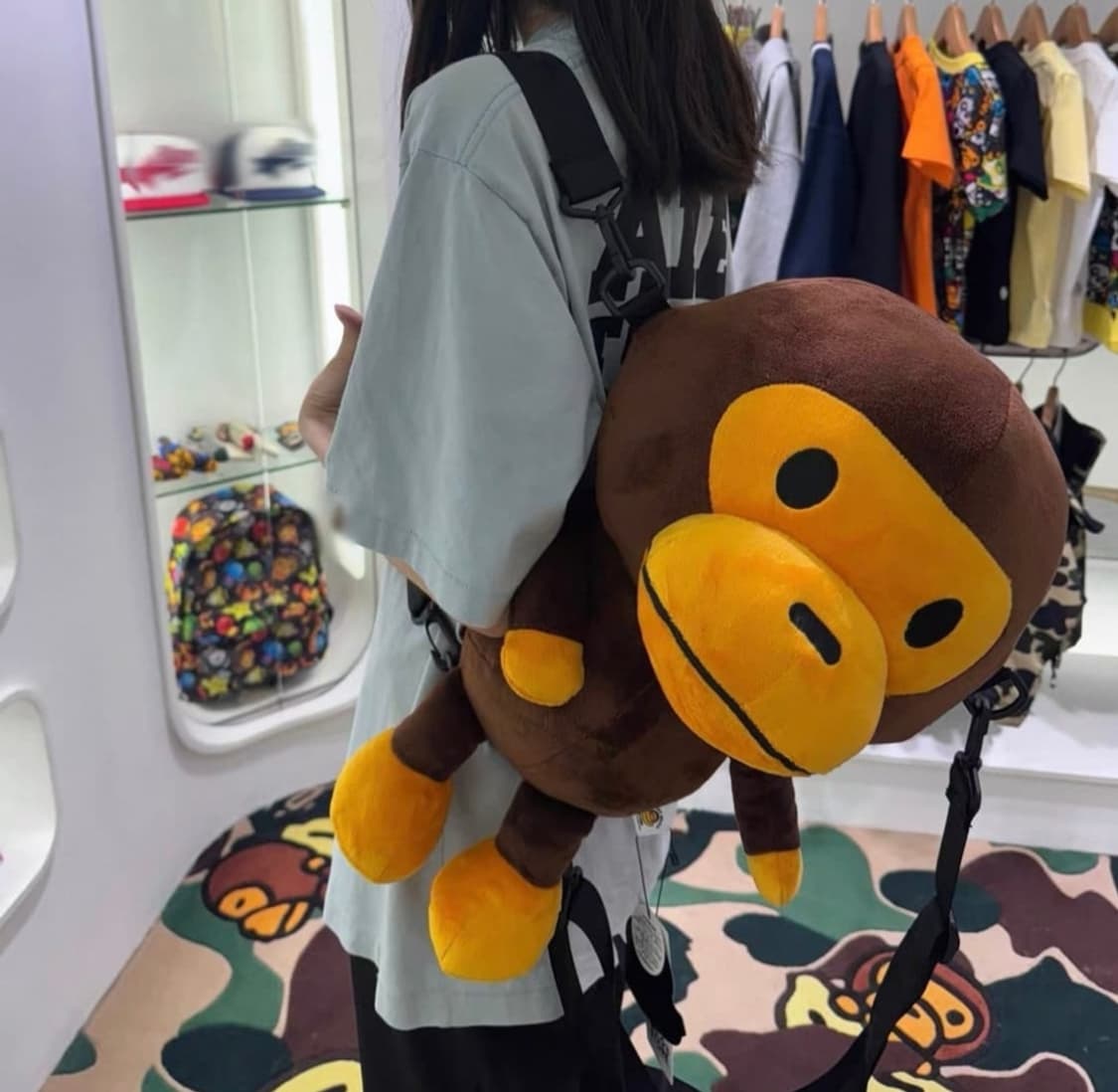 [새상품] 베이프 베이비 마일로 플러시 돌 백팩 브라운 상품이미지2