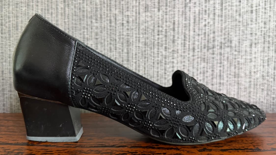 블랙 큐빅 장식 꽃무늬 포인티드 펌프스 구두 230 굽높이 4.5cm 상품이미지4