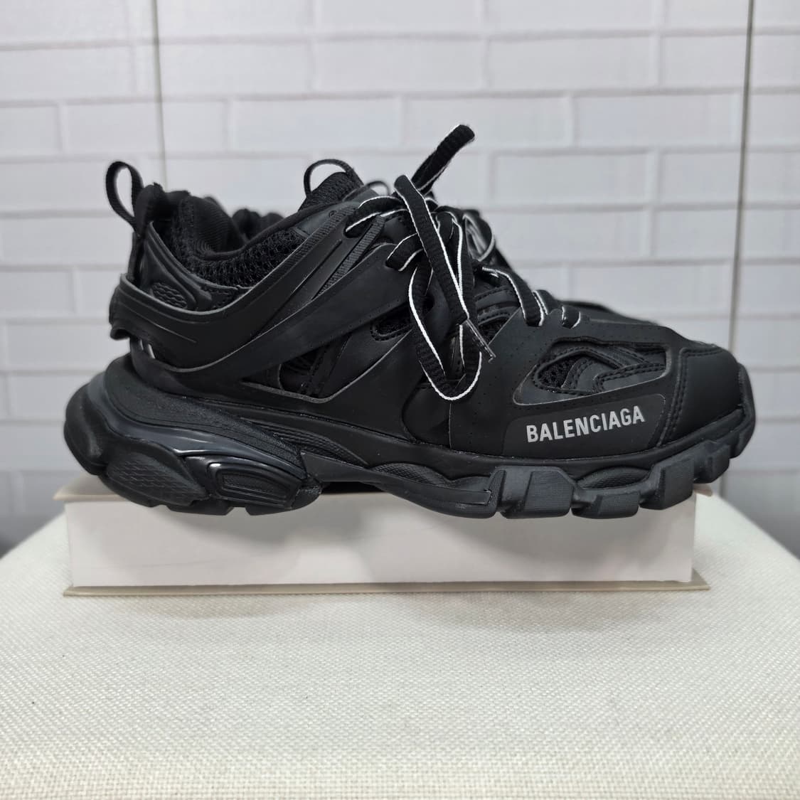 발렌시아가 트랙 스니커즈 블랙 스니커즈 EU36 / 230사이즈 상품이미지2