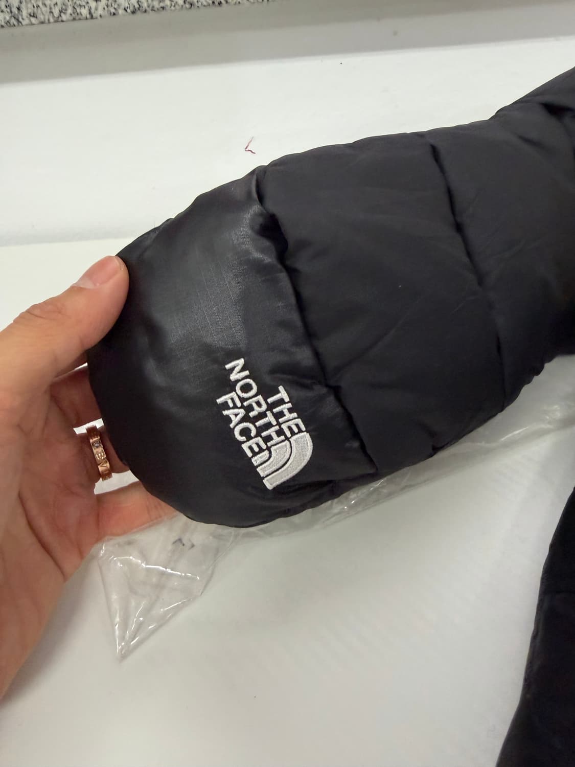 새제품) 노스페이스 눕시 구스패딩 벙어리 장갑 블랙 L 상품이미지3