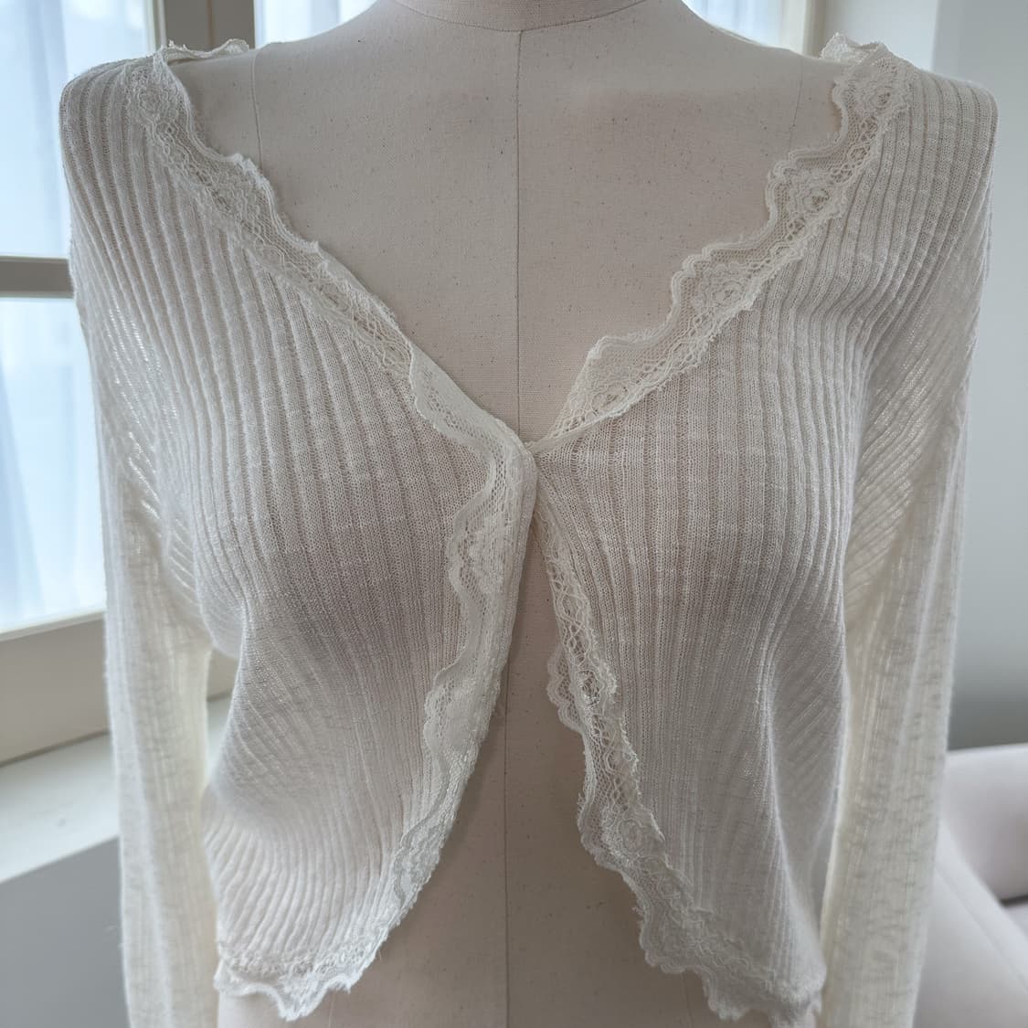 Lace see-through cardigan 상품이미지4