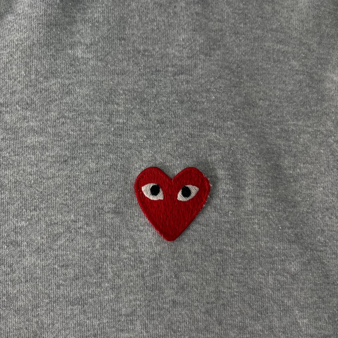 100 꼼데가르송 레드 하트와펜 그레이 후드티  상품이미지3