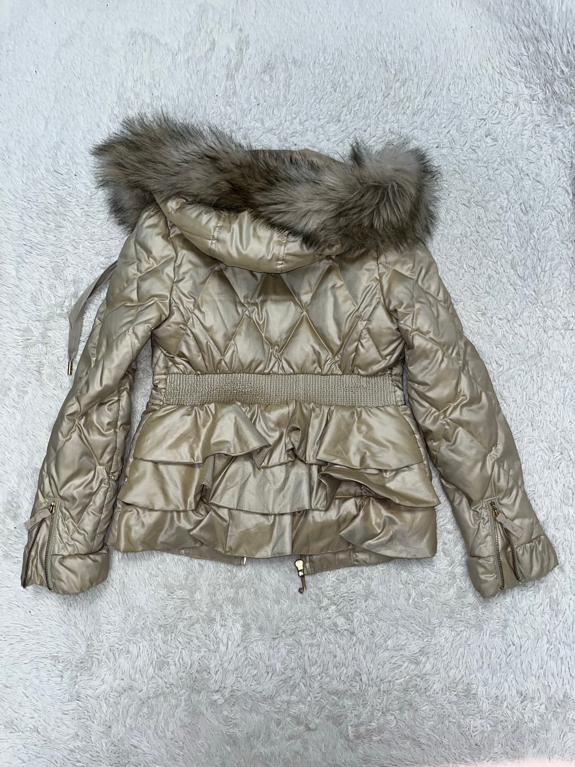 juicycouture 베이지 갸루 글로시 패딩 상품이미지9