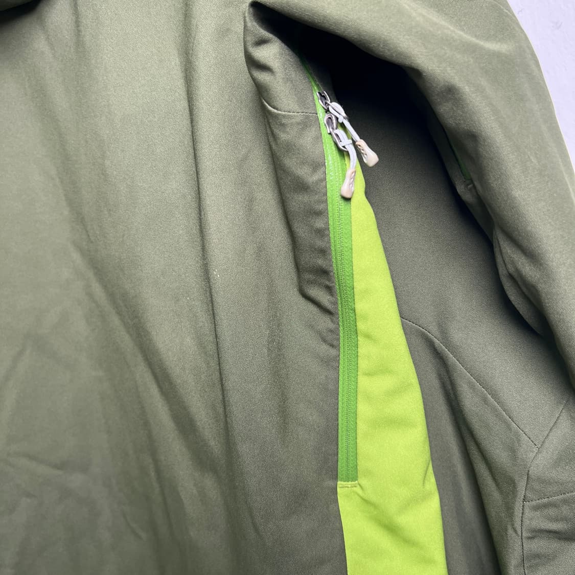 파타고니아 인슐레이티드 파우더 볼 바람막이 자켓 S 상품이미지8