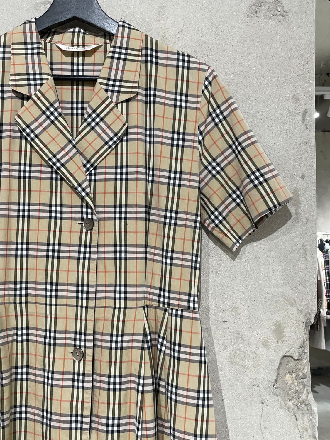 버버리 베이지 노바체크 버튼 핀턱 하프 롱 원피스 상품이미지3