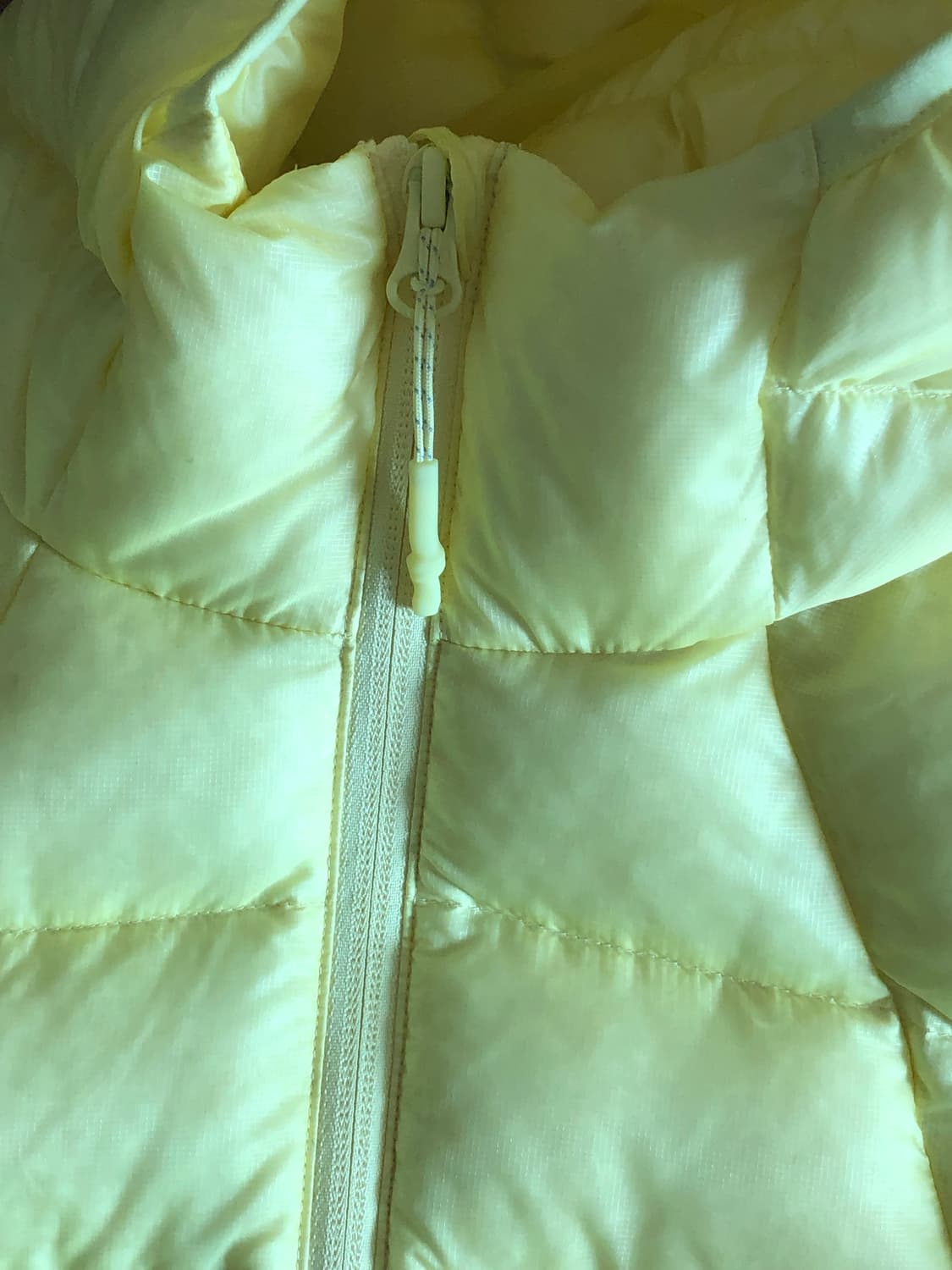 썬러브 후드 플라이 라이트 다운 자켓 옐로우 경량패딩 상품이미지2