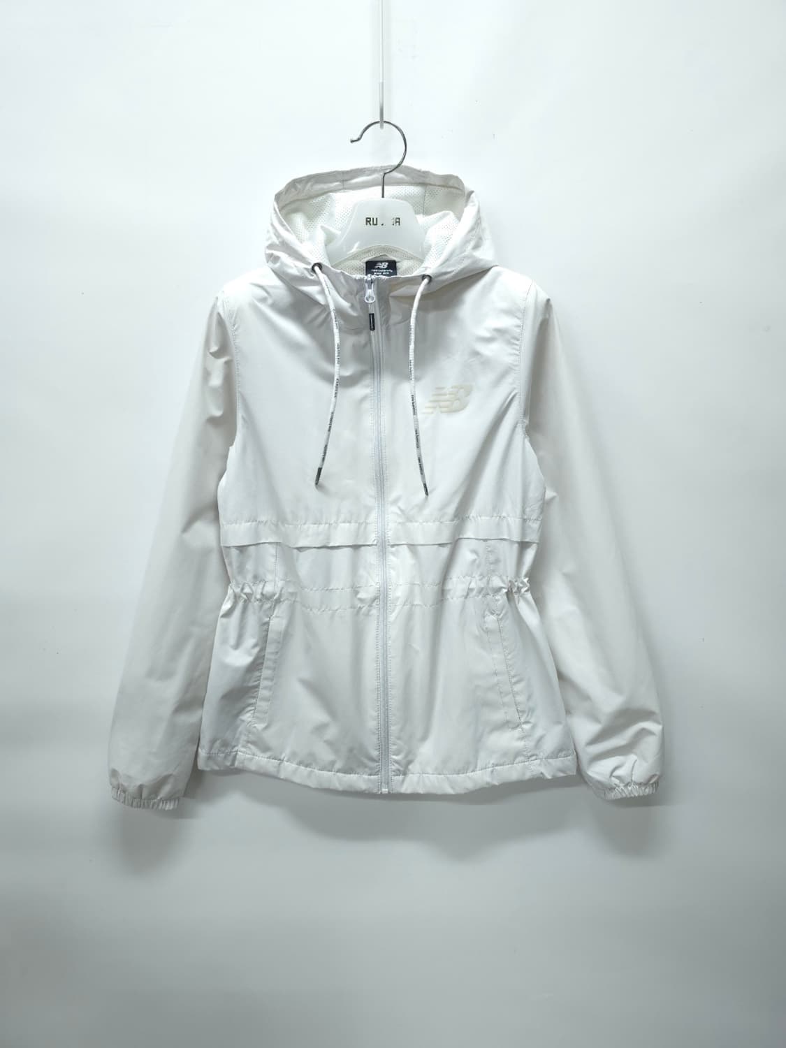 뉴발란스 화이트 기능성 후드 바람막이 자켓(S사이즈) 상품이미지1