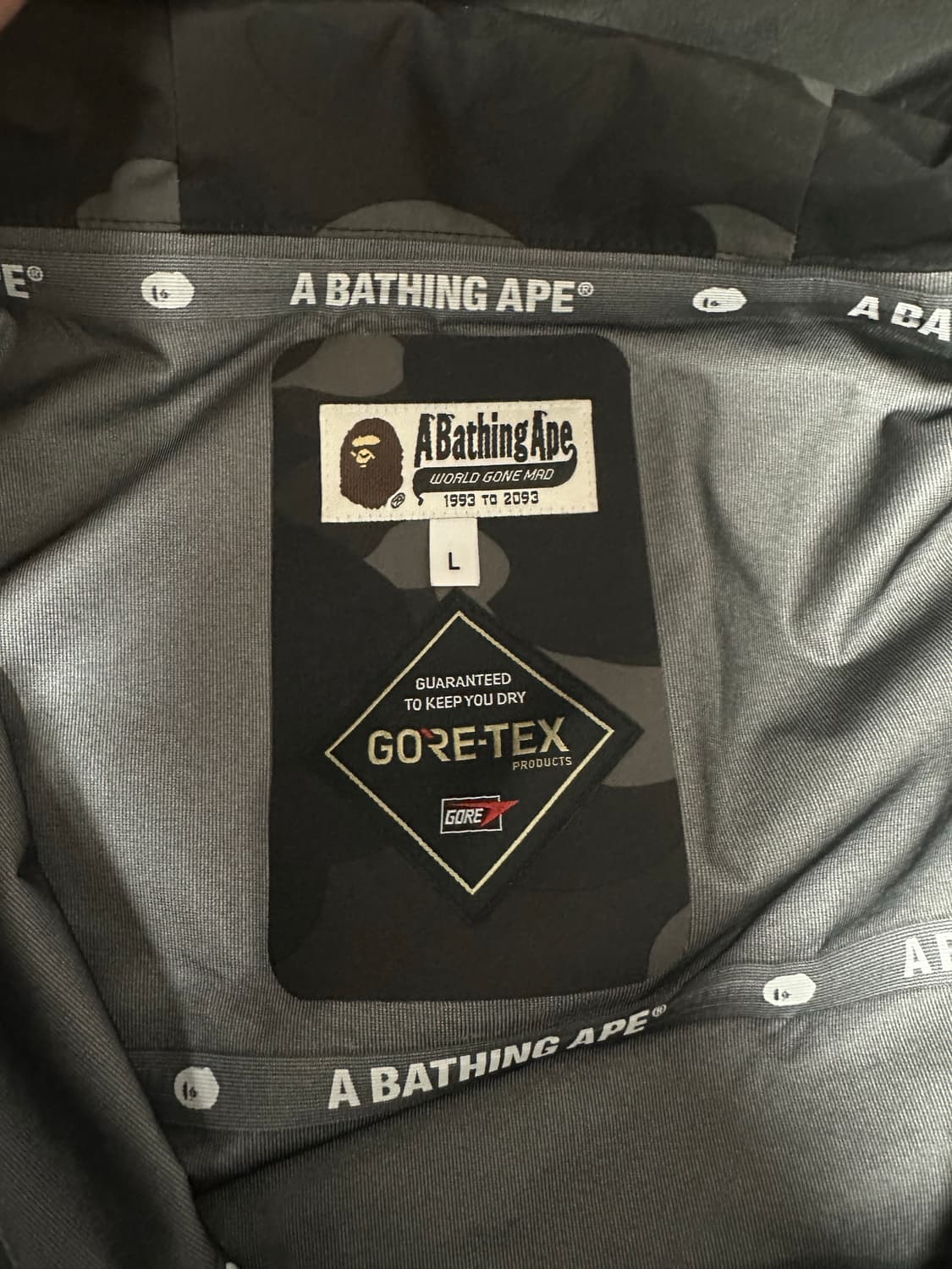 베이프 고어텍스 카모 쉘 자켓 상품이미지3