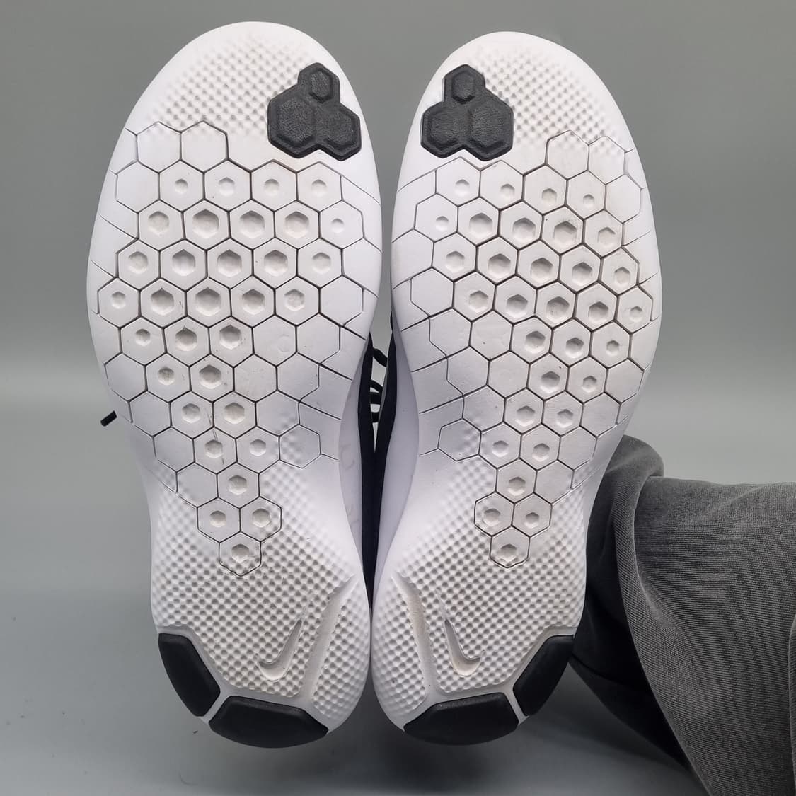 나이키 플렉스 익스피리언스8 운동화255 상품이미지3