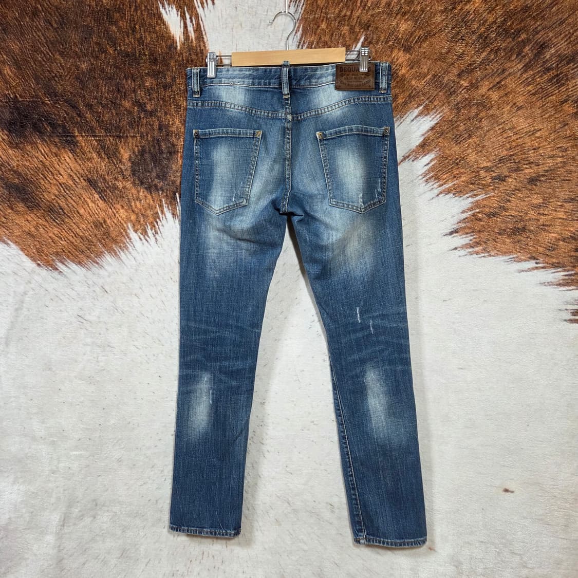 디스퀘어드2 가죽패치 데미지 중청 데님팬츠 상품이미지5