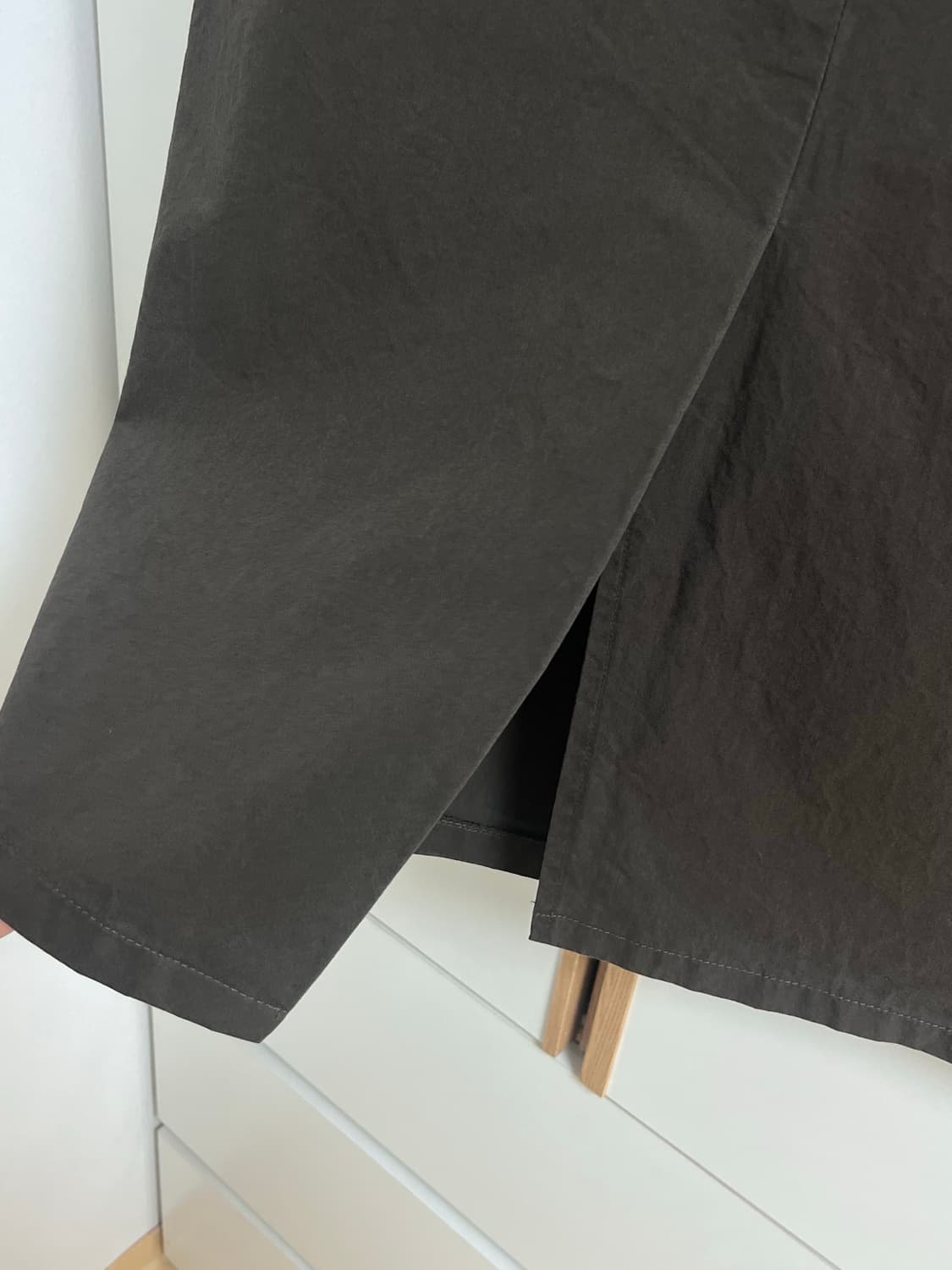 카키 핀턱 롱 스커트 상품이미지3