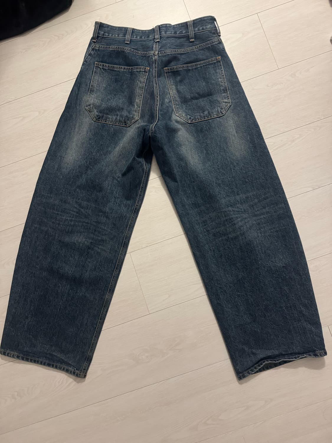 해칭룸 와이드 커브진 워시드 블루 상품이미지3