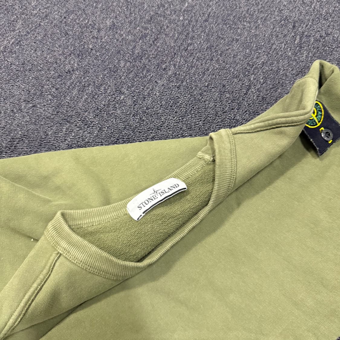 스톤아일랜드 와펜 맨투맨 상품이미지7