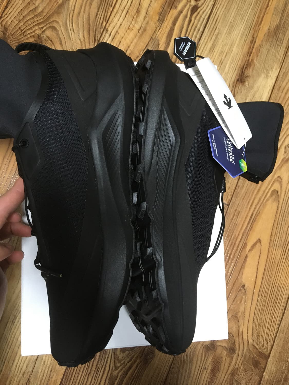 데상트 유스 시프트 트레일 블랙 판매합니다 상품이미지6