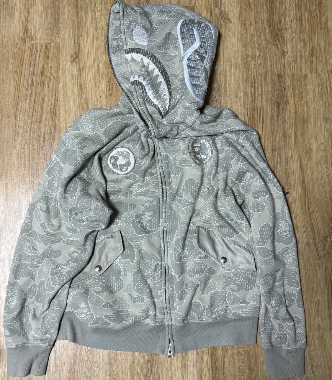 베이프 알파인더스트리 샤크 후드집업 상품이미지3