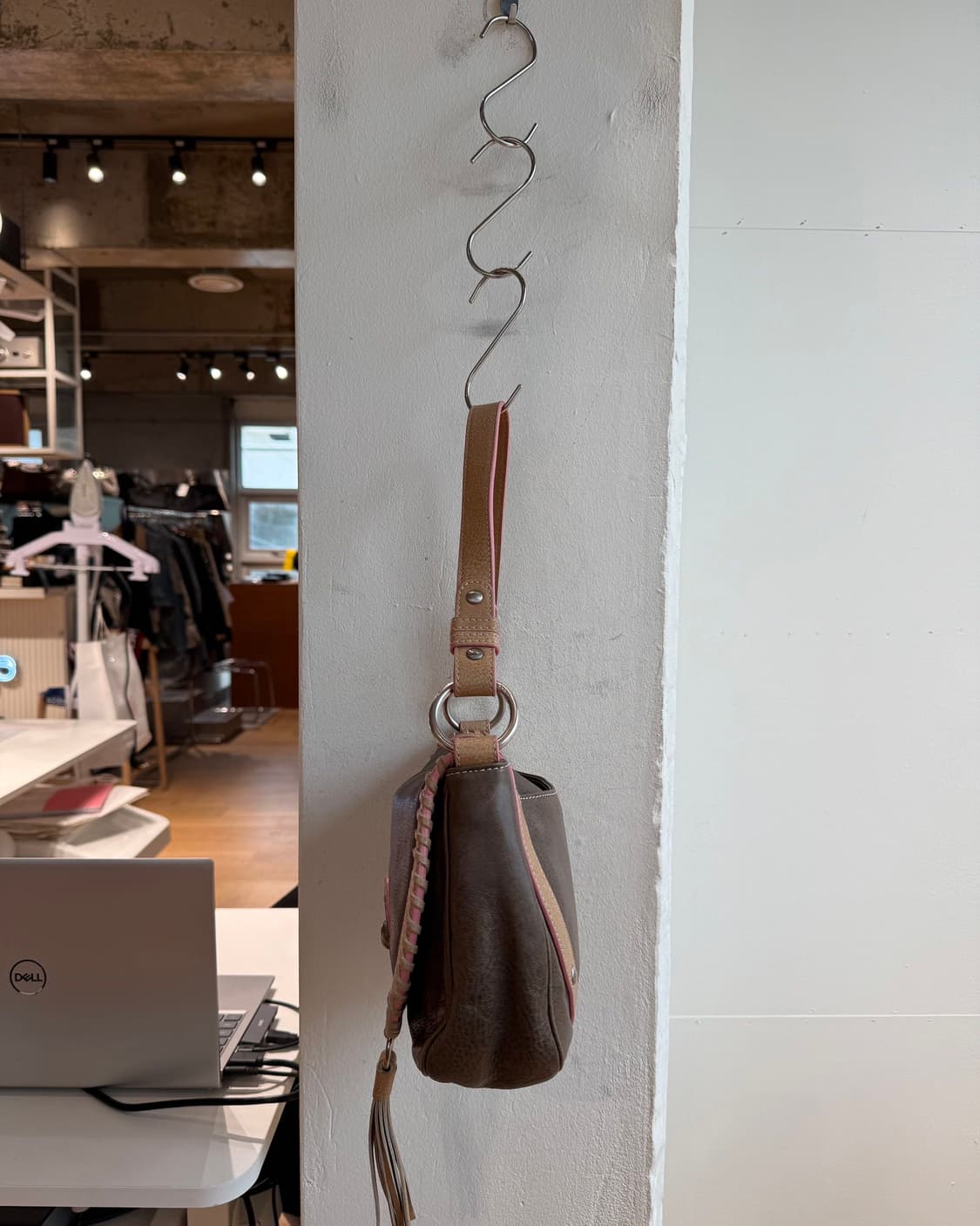 로에베 브라운 플라멩코 숄더백  상품이미지4