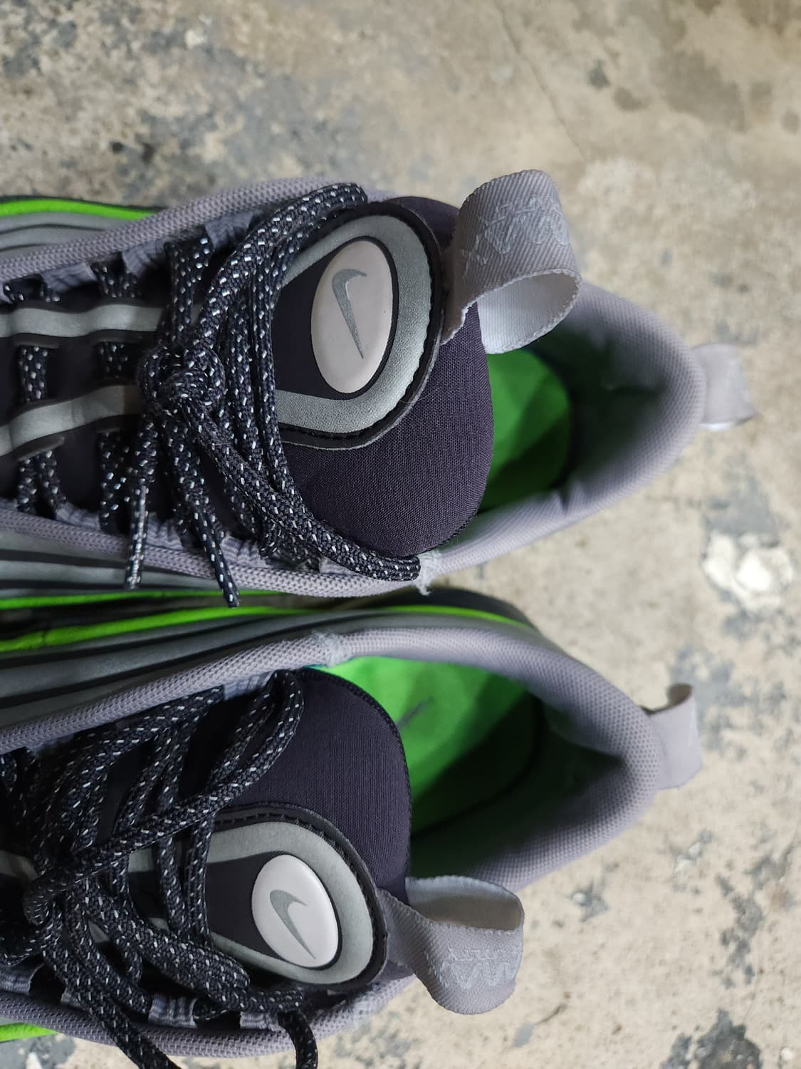 나이키 에어맥스 97 네온윈터 유틸리티 260mm

 상품이미지8