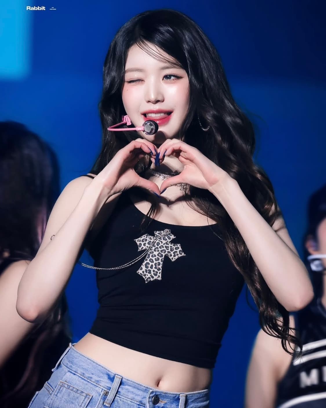 일리오 Black leopard cross necklace sleevel 상품이미지3