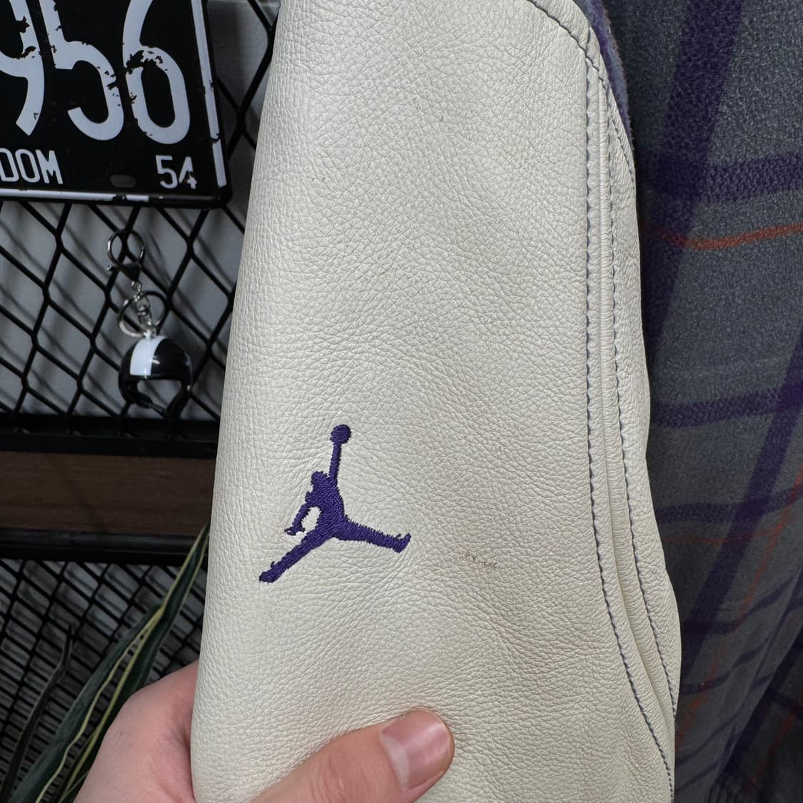 에어조던 울 레더 믹스 스타디움 자켓 체크패턴 그레이 화이트 배색 상품이미지5