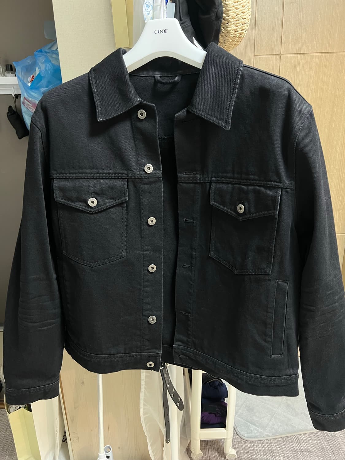 [거의 새것] 쿠어 엠보 워시드 데님 트러커 상품이미지2