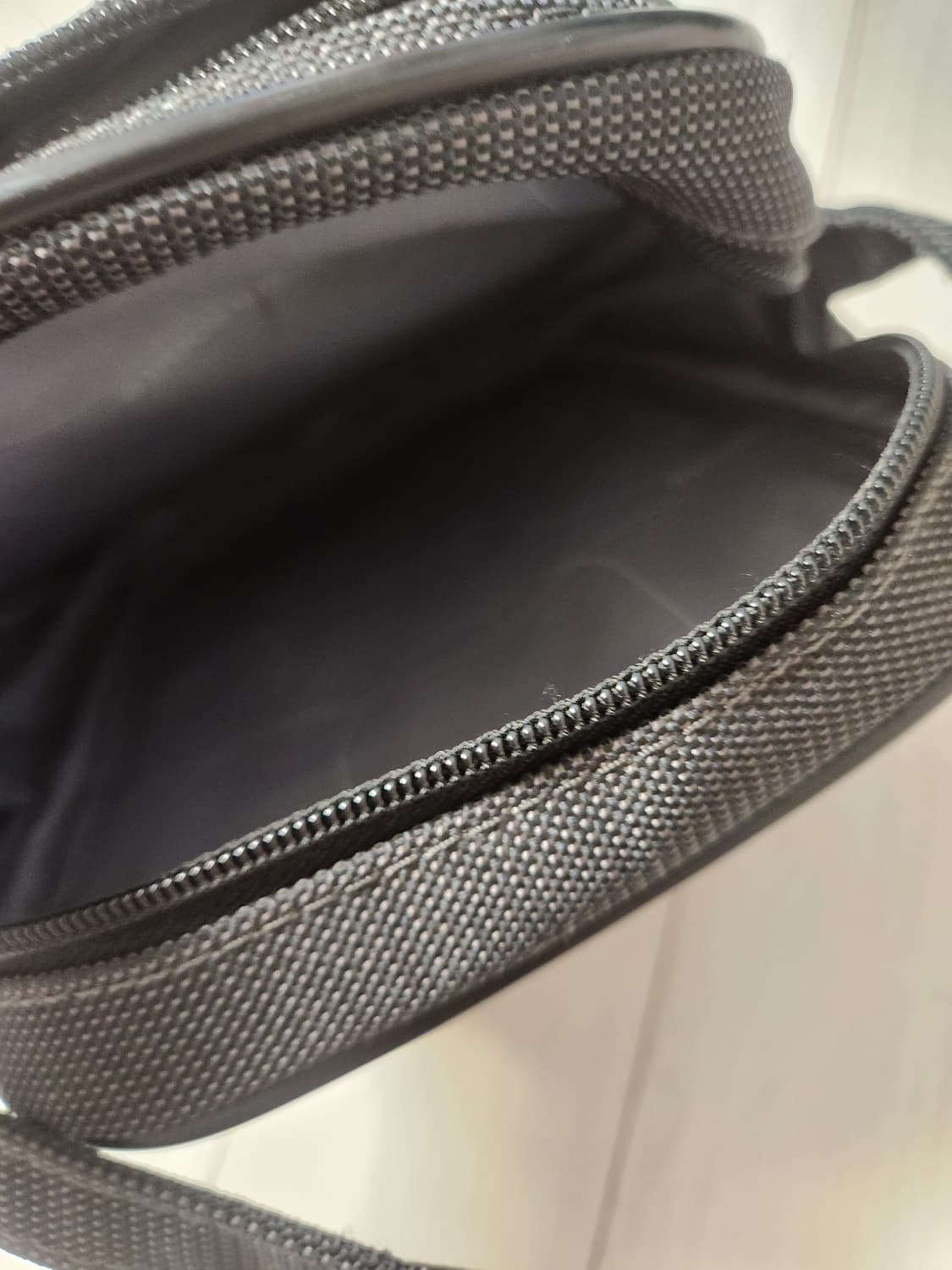 미사용) 샘소나이트 크로스백

여러 중고사이트에도 같이 판매하고 있어서  상품이미지5