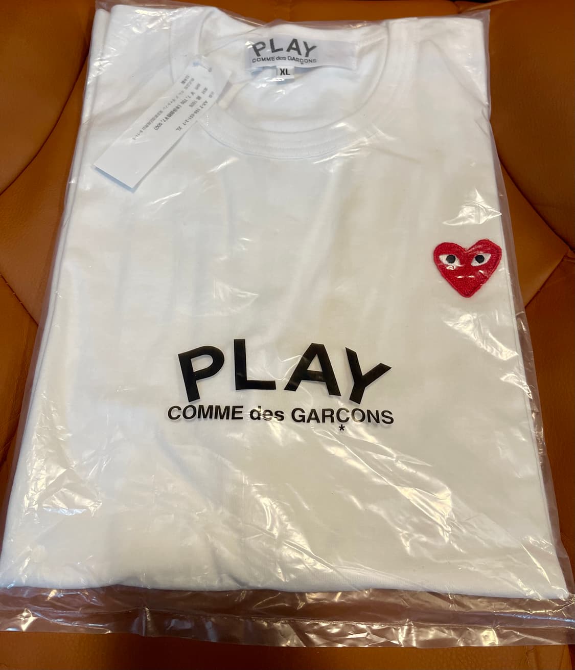 꼼데 하트 로고 화이트 반팔티 XL(새상품) 상품이미지1