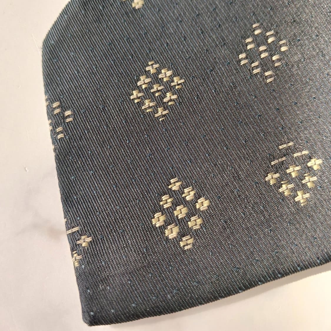 지방시 실크 네이비 자카드 패턴 넥타이 9.9cm A~B등급 E822
 상품이미지8